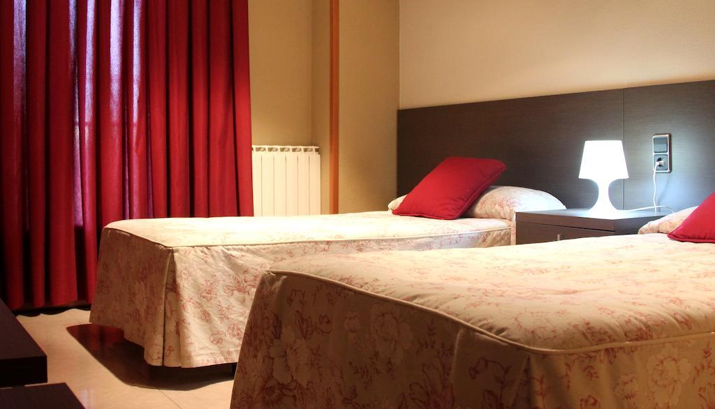 Hostal Cafeteteria Goya Μπαρμπάστρο Δωμάτιο φωτογραφία